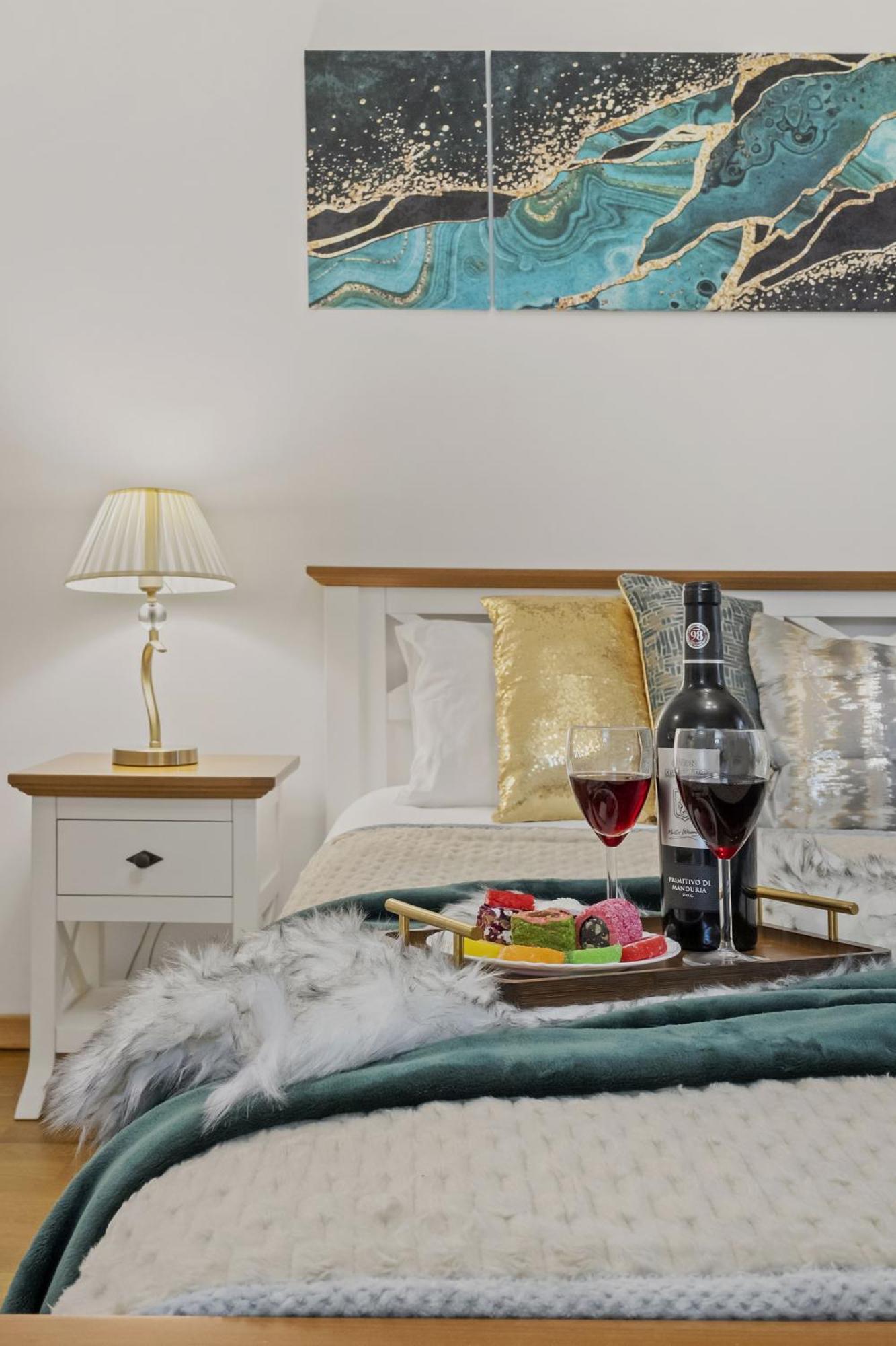Sweet Luxury Three Rooms Apartment City Center Universitate Bucureşti Exterior foto