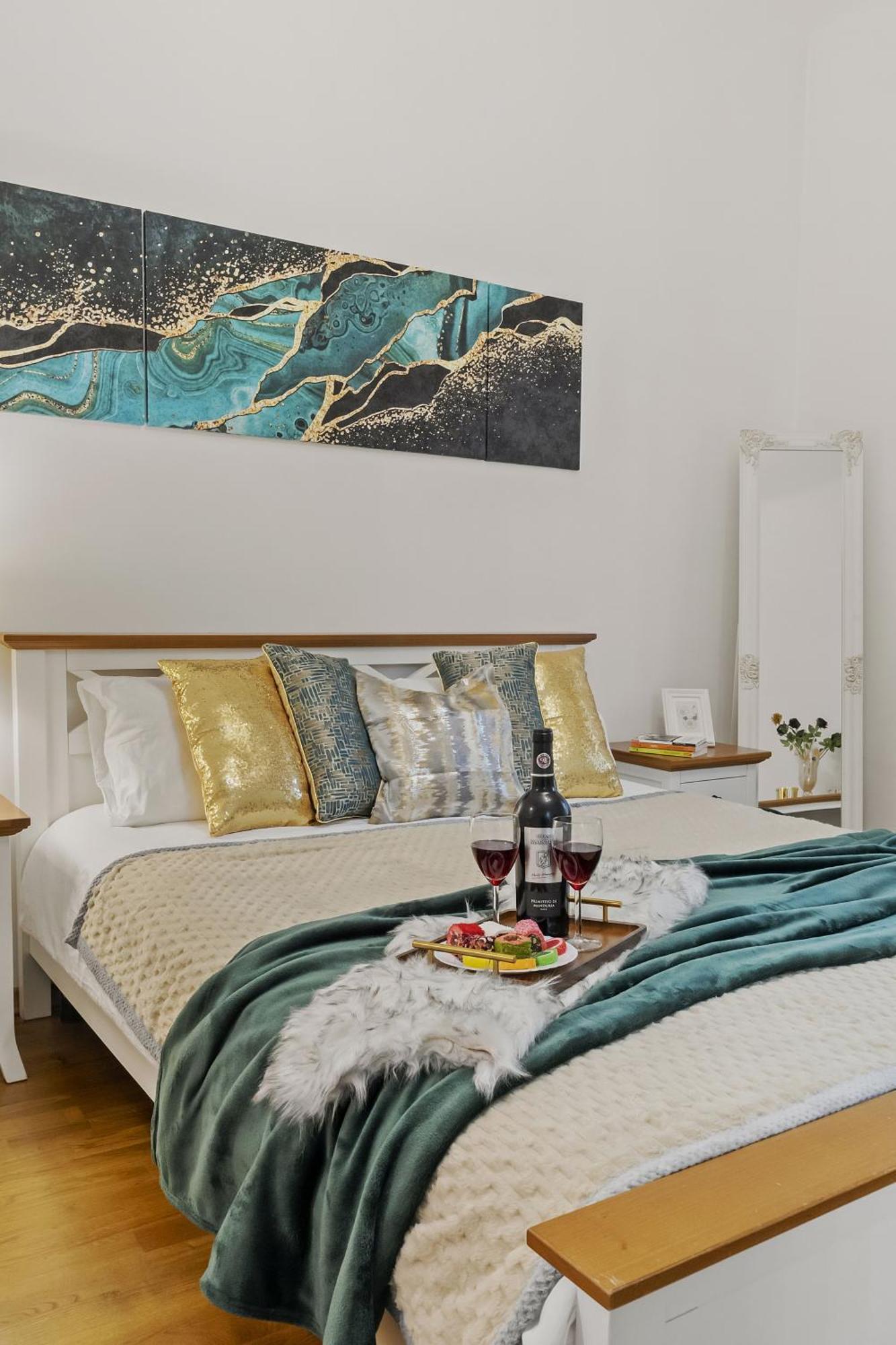Sweet Luxury Three Rooms Apartment City Center Universitate Bucureşti Exterior foto