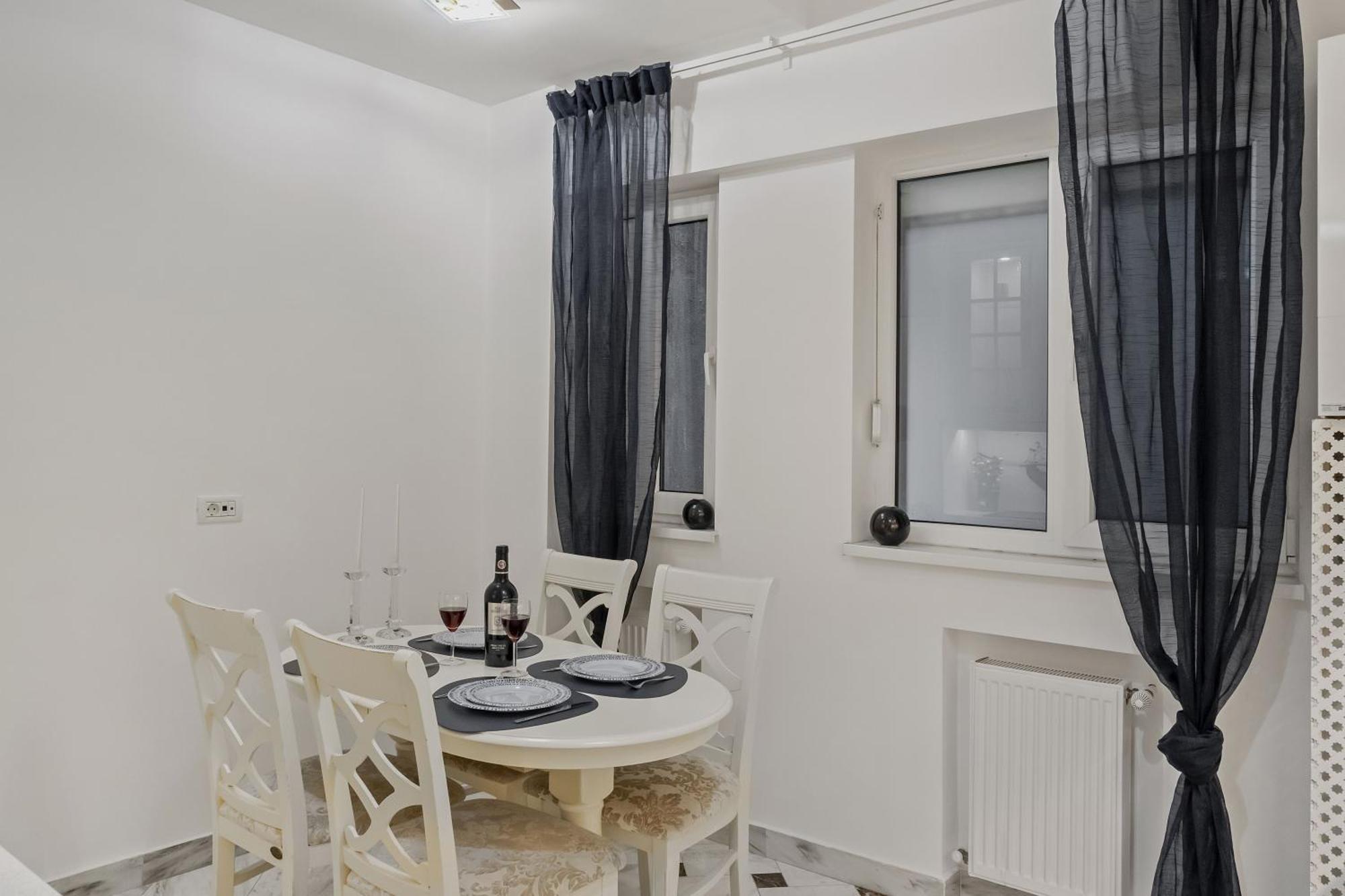 Sweet Luxury Three Rooms Apartment City Center Universitate Bucureşti Exterior foto