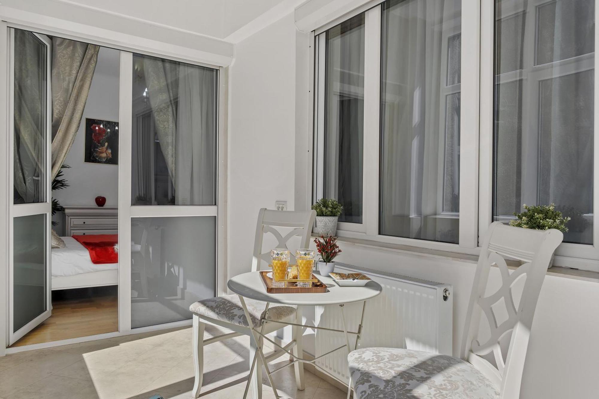 Sweet Luxury Three Rooms Apartment City Center Universitate Bucureşti Exterior foto